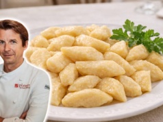 Przepis Karola Okrasy na kopytka. Są wyjątkowe dzięki tej mące