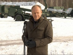 Donald Tusk do Polaków: „Natychmiast opuście Iran”