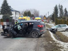 Troje rannych po czołówce koło Rzeszowa. Na miejscu lądował LPR