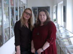 W środku dnia | Zabawki i literatura