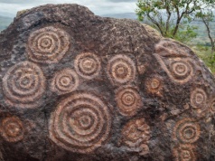 Prehistoryczne dziedzictwo Wenezueli. Petroglif sprzed tysięcy lat zawiera postaci przypominające ludzi