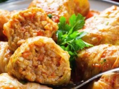 Takie gołąbki możesz jeść bez wyrzutów sumienia. Smakują jak u babci, ale mają mniej kalorii