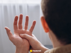 Drętwienie rąk - o czym może świadczyć? Przyczyny drętwienia rąk