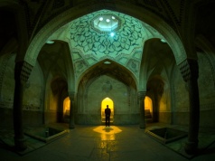 Benzyna po 8 zł, raty w górę, drożyzna w sklepach. Tyle może kosztować nas konflikt z Iranem