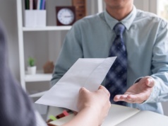 Czy można zwolnić pracownika, który nie pojawia się w pracy?