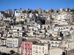 Nowość od Wizz Aira okaże się wakacyjnym hitem? Maleńkie miasteczko pozwoli odkryć prawdziwe Włochy