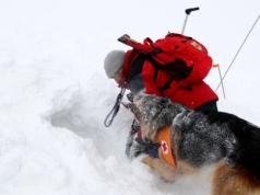 Zagrożenie lawinowe zatrzymało poszukiwania 30-latka