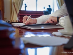 Wetomat Nawrockiego wciąż tyka! Weto do ustaw o KRS i „aktywny rolnik”