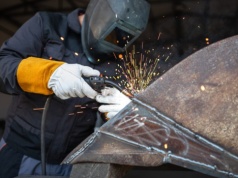 Ponad 120 tys. osób w rok straciło pracę w przemyśle