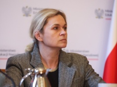 Dodatkowa religia nie za pieniądze rządu. Nowacka oznajmia