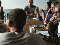 Senat bez poprawek do stałego głosowania online w fundacjach i stowarzyszeniach