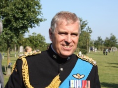 Tajemnice Andrzeja. Skąd aresztowany brat króla Karola III ma pieniądze?