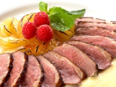 ​Pierś z kaczki po chińsku według Karoliny Stolarskiej-Bigos. Szybki przepis na weekendowy hit w kuchni