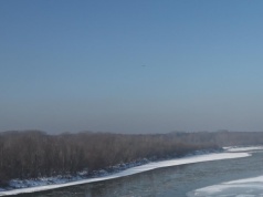 Lekki mróz i słabe opady śniegu w piątek. W nocy zrobi się gorzej, możliwa niebezpieczna gołoledź