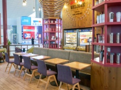 Przejęli 8 z 14 lokali. Obstawili jeden z ważniejszych dworców w kraju