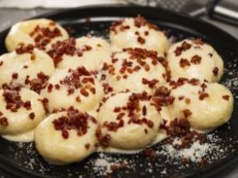 Klusek śląskich w takim wydaniu jeszcze nie jadłeś. Koniecznie połącz je z włoskim sosem