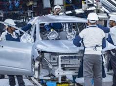 Pracownicy Renault dostaną minimum 2,5 tysiąca euro premii