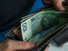 Samochód służbowy, premie i praca na jednej zmianie. Płacą 15 tys. zł brutto miesięcznie