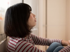 Ma 45 lat i od dwóch nie wychodzi z domu. Gdy myśli o spacerze, mięśnie sztywnieją