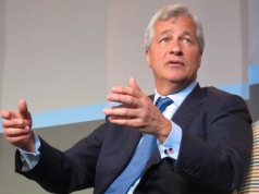 Jamie Dimon sprzedał akcje JPMorgan warte fortunę. Coś wie?