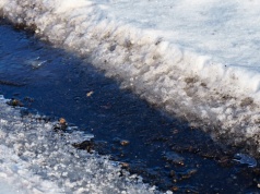 To prawdopodobnie ostatnie tchnienie zimy. Na drogach i chodnikach w regionie znów zrobi się ślisko