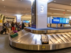 To zachowanie na lotniskach jest denerwujące. Oto trend „carousel grinding”