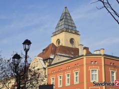 Wieża Targowa odzyska pierwotny hełm i zegar? Ma wyglądać, jak na dawnych widokówkach