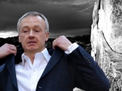 Wspinaj się z FSB! Lęk wysokości i chore kolano. To oczywiste, że właził na skały