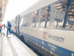 PKP Intercity w ogniu krytyki. Poseł PiS chce więcej klas w pociągach