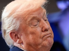 Donald Trump ogłosił nałożenie 10-procentowych ceł na wszystkie kraje