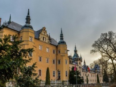 Drugie życie starych rezydencji. Zamki i pałace zapraszają na relaks i noclegi