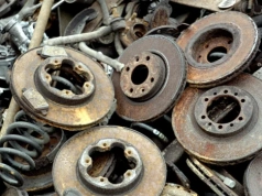 Ceny złomu luty 2026: sprzedawać już czy jeszcze poczekać?