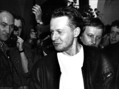 Nie wymienili go w obsadzie. Później był idolem młodzieży lat 90. Pierwszy twardziel kina