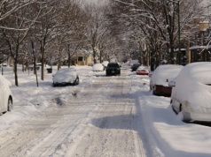 Zima zaskoczyła drogowców, a ty rozbiłeś samochód na lodzie. Czy możesz starać się o odszkodowanie?