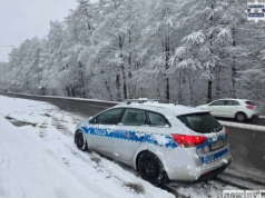 Mężczyzna przewracał się na ulicy. Pomogła szybka reakcja świadka
