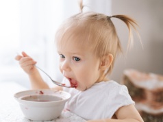 Mogą przyczynić się do niższego IQ dziecka. Naukowcy ostrzegają przed tymi produktami