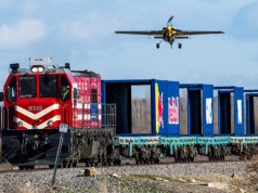 Lądowanie samolotu na pociągu w Turcji