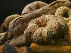 To niepopularny chleb. Ten składnik sprawia, że jest znacznie zdrowszy