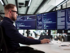 Więcej rekrutacji w nieprogramistycznych specjalizacjach IT