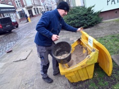 IMGW ostrzega przed marznącymi opadami w znacznej części kraju oraz roztopami