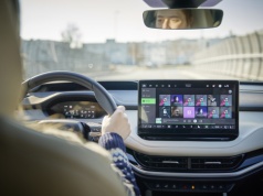 Mobilne centrum rozrywki zamiast konsoli – Škoda Enyaq i Elroq z nowymi multimediami