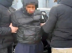 To on usłyszał zarzuty za zabójstwo babci i dziadka. W sieci pojawiło się wideo z Olkiem