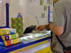 Polska ma nowego milionera. Kupił zdrapkę i wygrał fortunę