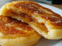 Ten placek w środku skrywa słodziutkie nadzienie. Koreański klasyk, który z łatwością przygotujesz w domu
