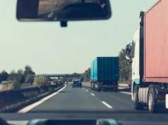 Ekspansja międzynarodowa w sektorze TSL – technologia obniża koszty