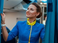 To dlatego witają cię w samolocie. Nie chodzi tylko o uprzejmość