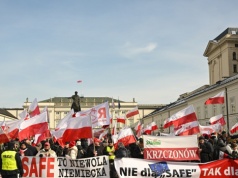 Protestują przeciwko programowi SAFE. "Odbierze Polsce suwerenność"