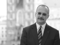 Zmarł Stanisław Krawczyński. Żegnamy wybitnego dyrygenta, rektora i pedagoga