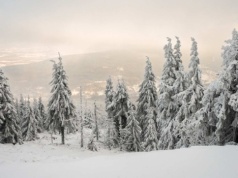 Ferie w Sieradowie-Zdroju. Dolnośląska miejscowość, która zimą zachwyca bardziej niż popularne kurorty