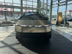 Tesla tnie ceny Cybertrucka. Najtańsza wersja w przeliczeniu za ok. 243 tys. zł